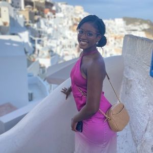 Meet your Posher, Emilie